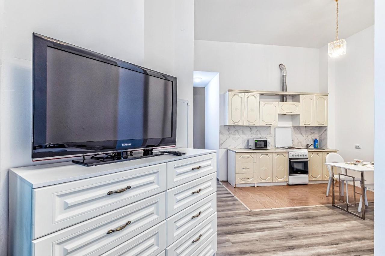 Уютная Квартира С Террасой В Сердце Столицы Apartment Taldykol Екстериор снимка